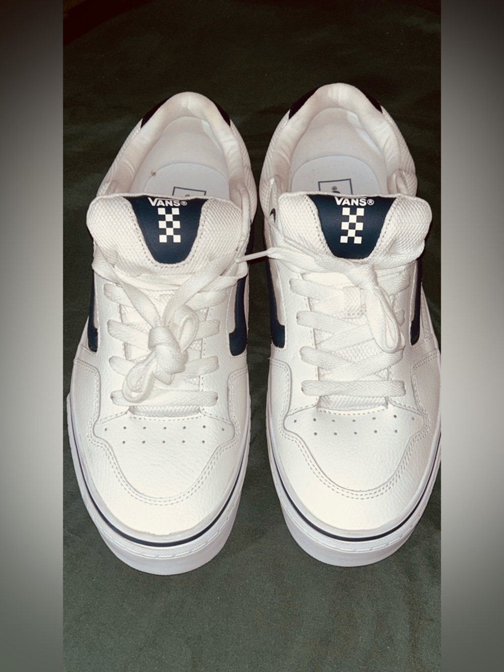 Men’s Vans White and Navy Low-Top Skate Sneakers (Size13”)
